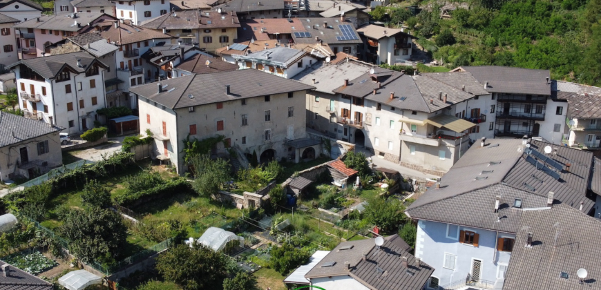 PORZIONE DI CASA CON ORTO A SELVA DI LEVICO