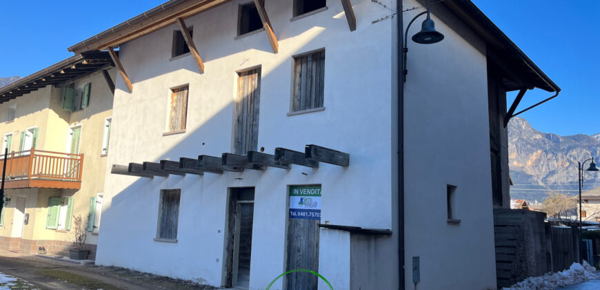 PORZIONE DI CASA AL GREZZO A CASTELNUOVO