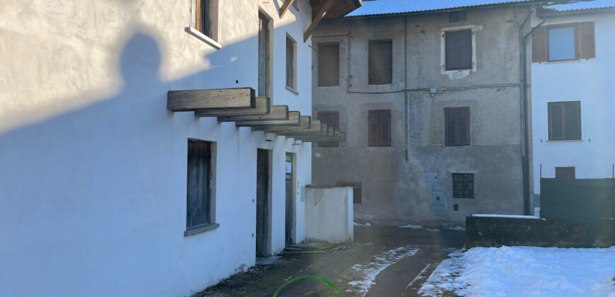 PORZIONE DI CASA AL GREZZO A CASTELNUOVO