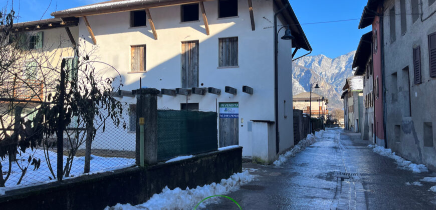 PORZIONE DI CASA AL GREZZO A CASTELNUOVO