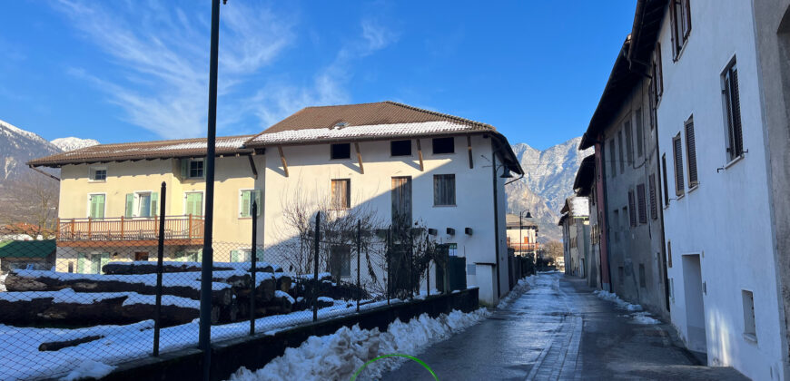 PORZIONE DI CASA AL GREZZO A CASTELNUOVO