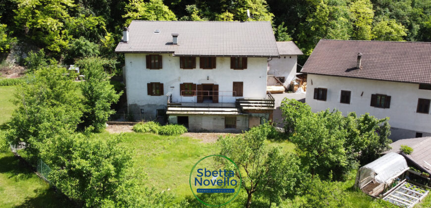 CASA SINGOLA CON GIARDINO E TERRAZZO