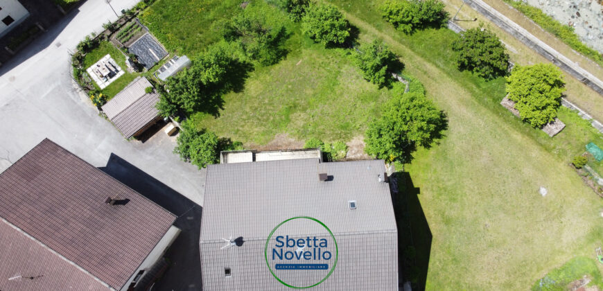 CASA SINGOLA CON GIARDINO E TERRAZZO