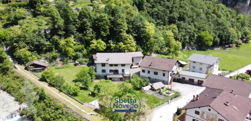 CASA SINGOLA CON GIARDINO E TERRAZZO