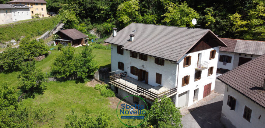 CASA SINGOLA CON GIARDINO E TERRAZZO