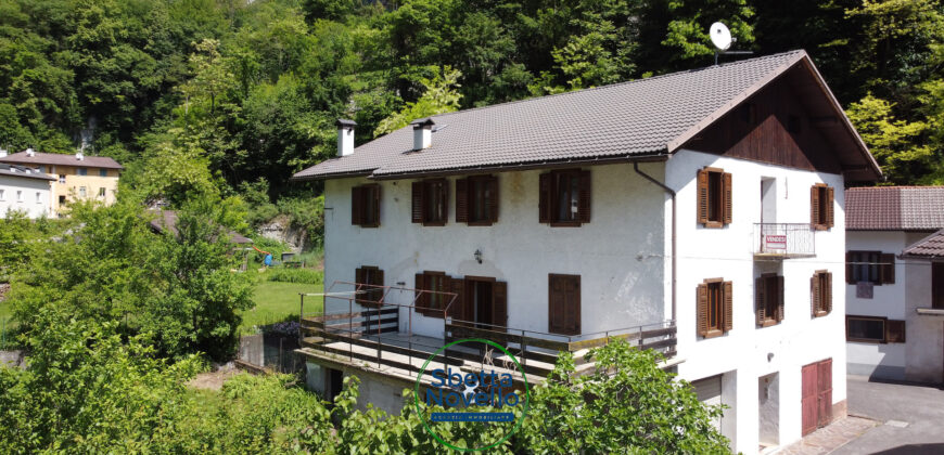 CASA SINGOLA CON GIARDINO E TERRAZZO