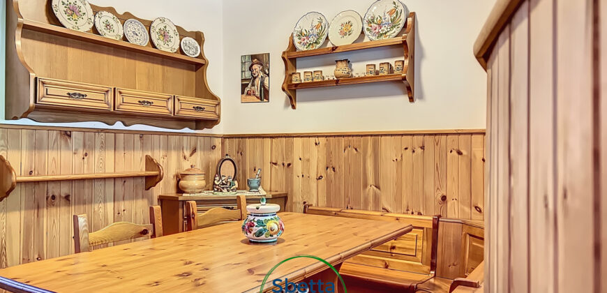PORZIONE DI CASA CON GIARDINO