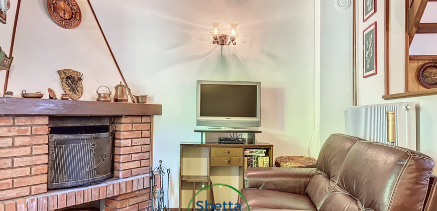 PORZIONE DI CASA CON GIARDINO