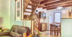 PORZIONE DI CASA CON GIARDINO