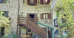 PORZIONE DI CASA CON GIARDINO