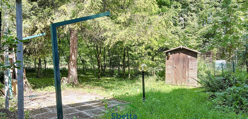 PORZIONE DI CASA CON GIARDINO