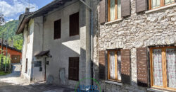 PORZIONE DI CASA CON GIARDINO