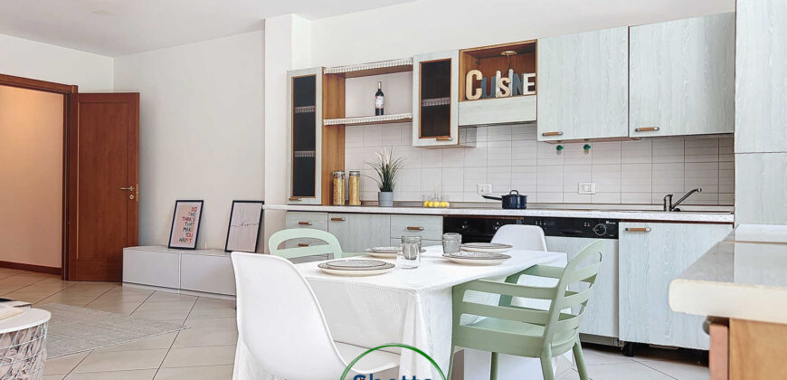 APPARTAMENTO DUE CAMERE CON GIARDINO E TERRAZZO