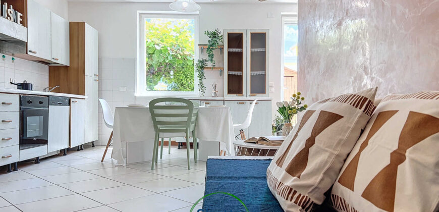APPARTAMENTO DUE CAMERE CON GIARDINO E TERRAZZO