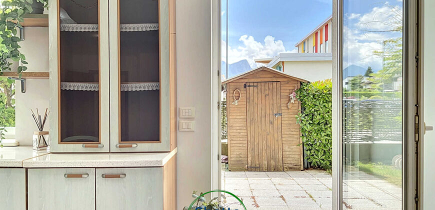 APPARTAMENTO DUE CAMERE CON GIARDINO E TERRAZZO