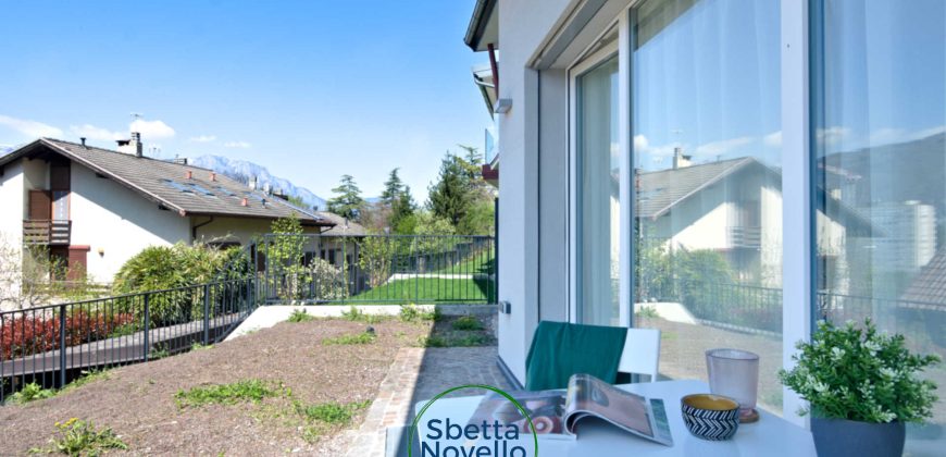 CASA A SCHIERA DI TESTA
