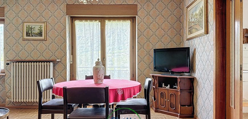 CASA SINGOLA NELLA NATURA