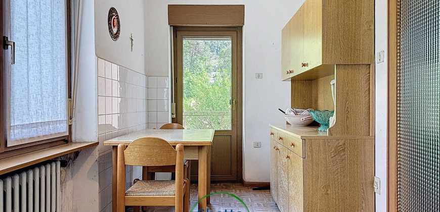 CASA SINGOLA NELLA NATURA