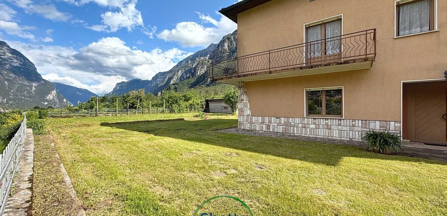 CASA SINGOLA NELLA NATURA
