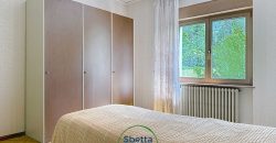 CASA SINGOLA NELLA NATURA