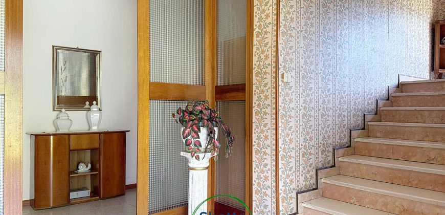 CASA SINGOLA NELLA NATURA