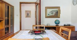 CASA SINGOLA NELLA NATURA