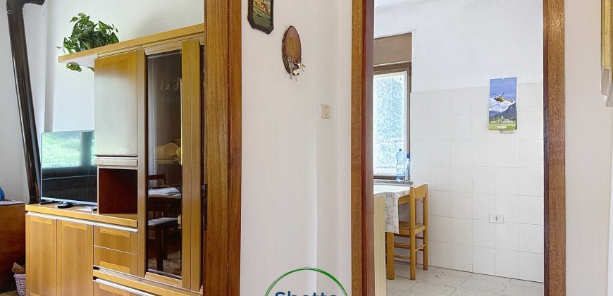 CASA SINGOLA NELLA NATURA