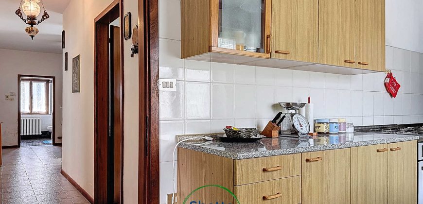 CASA SINGOLA NELLA NATURA