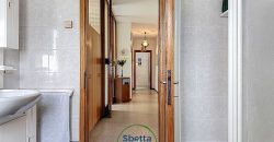 CASA SINGOLA NELLA NATURA