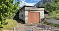 CASA SINGOLA NELLA NATURA