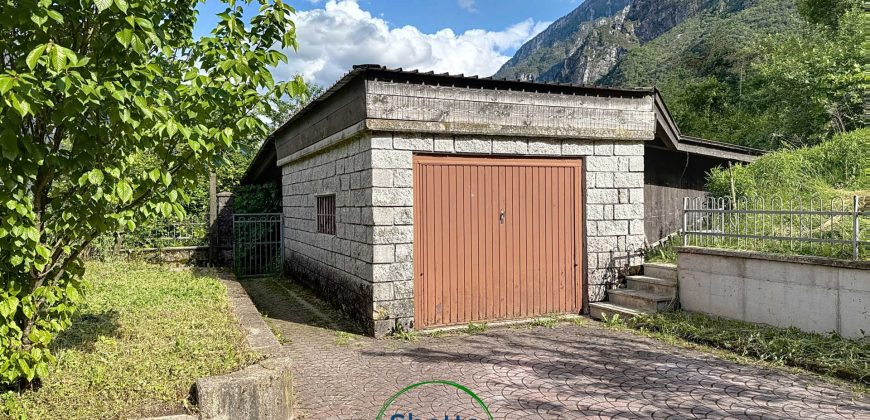 CASA SINGOLA NELLA NATURA