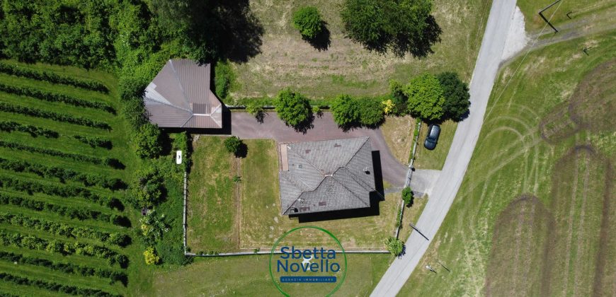CASA SINGOLA NELLA NATURA