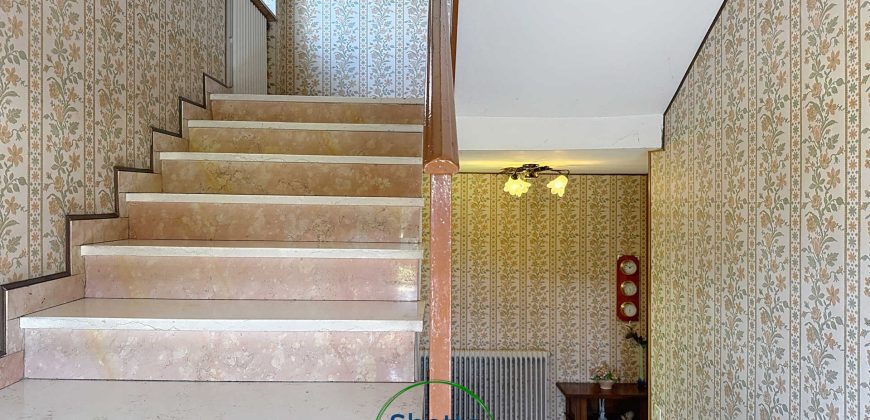 CASA SINGOLA NELLA NATURA