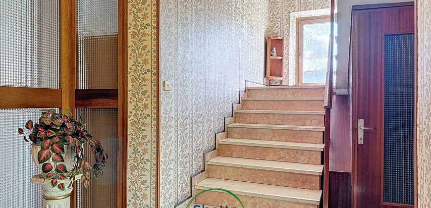 CASA SINGOLA NELLA NATURA