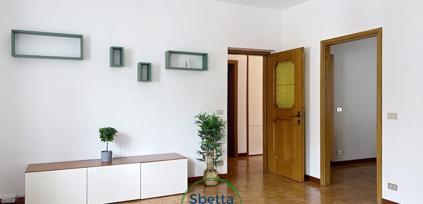APPARTAMENTO CON TRE CAMERE IN CENTRO