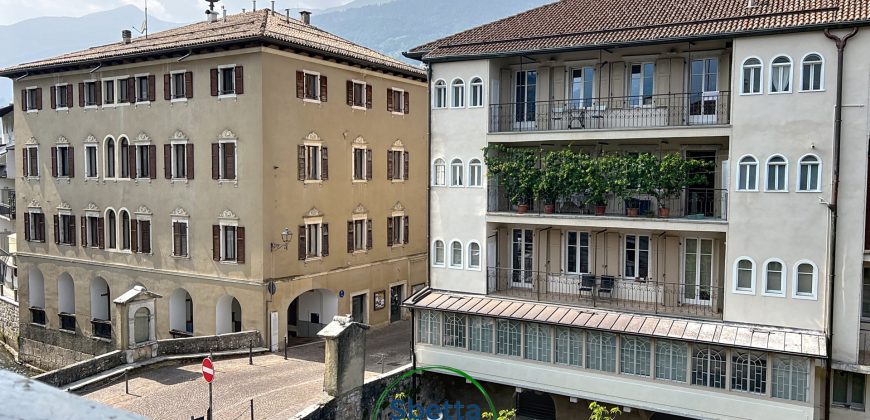 APPARTAMENTO CON TRE CAMERE IN CENTRO