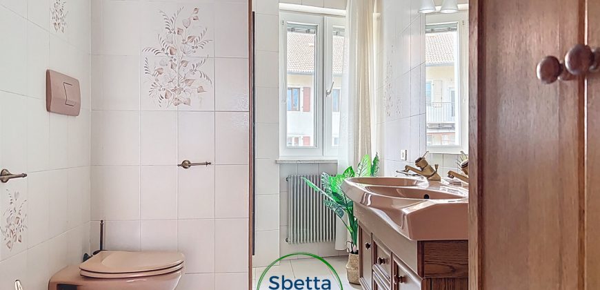 APPARTAMENTO CON TRE CAMERE IN CENTRO