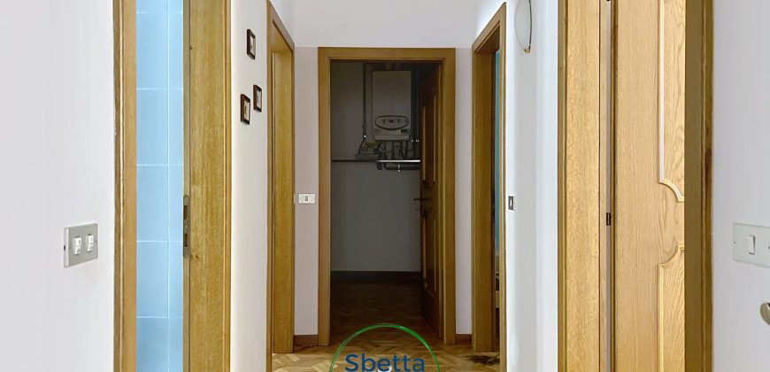 APPARTAMENTO CON TRE CAMERE IN CENTRO