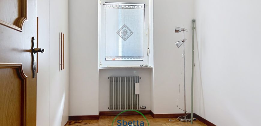 APPARTAMENTO CON TRE CAMERE IN CENTRO