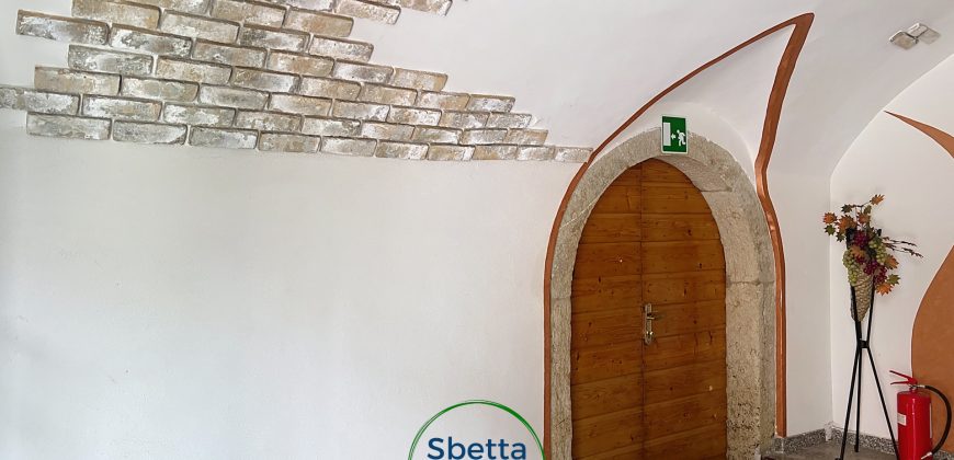 APPARTAMENTO CON TRE CAMERE IN CENTRO