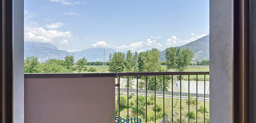 BILOCALE CON TERRAZZO A VELA
