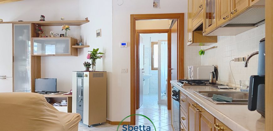 BILOCALE CON TERRAZZO A VELA