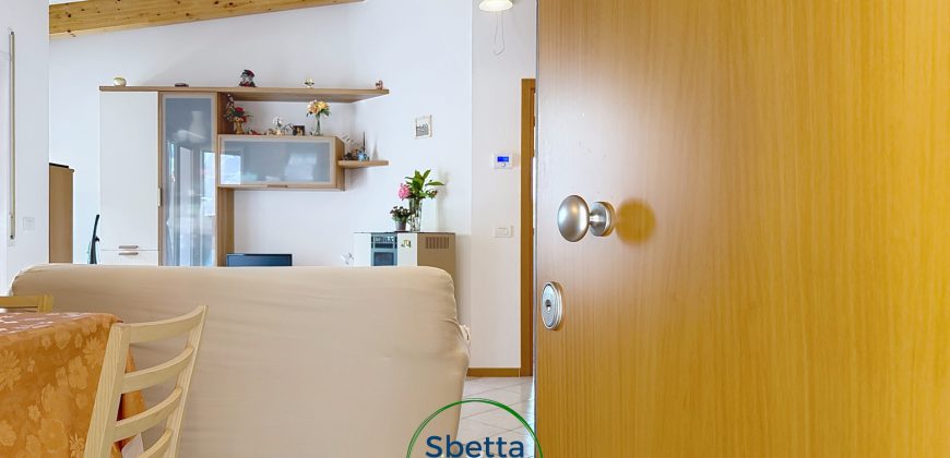 BILOCALE CON TERRAZZO A VELA