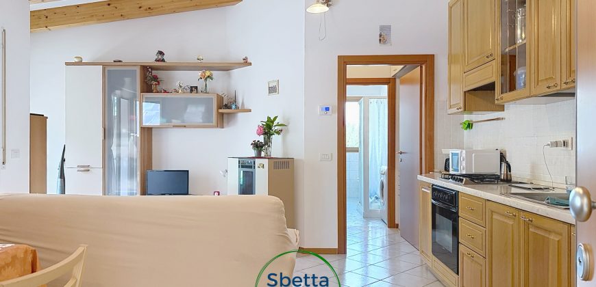 BILOCALE CON TERRAZZO A VELA