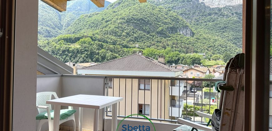 BILOCALE CON TERRAZZO A VELA