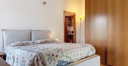 BILOCALE CON TERRAZZO A VELA