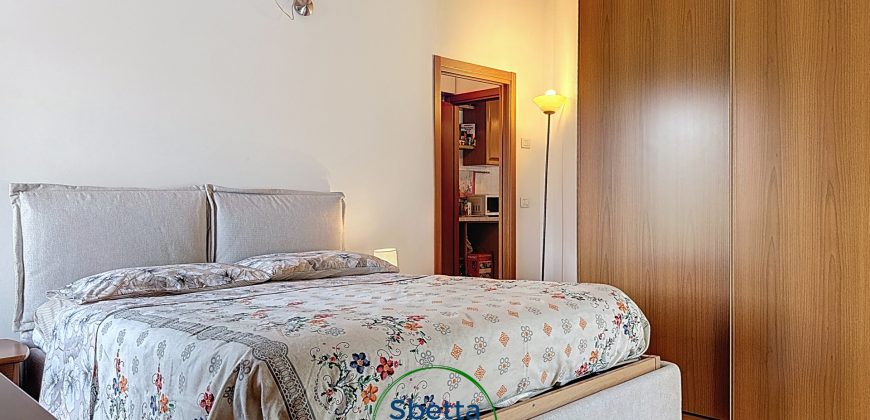 BILOCALE CON TERRAZZO A VELA