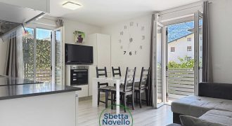 APPARTAMENTO CON DUE CAMERE E DUE GARAGE
