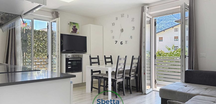 APPARTAMENTO CON DUE CAMERE E DUE GARAGE
