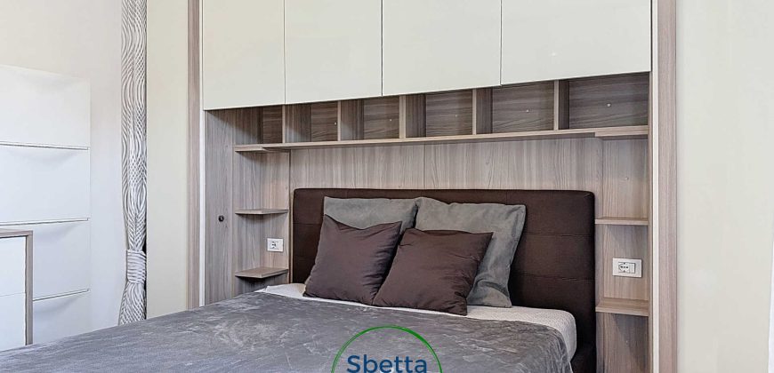 APPARTAMENTO CON DUE CAMERE E DUE GARAGE